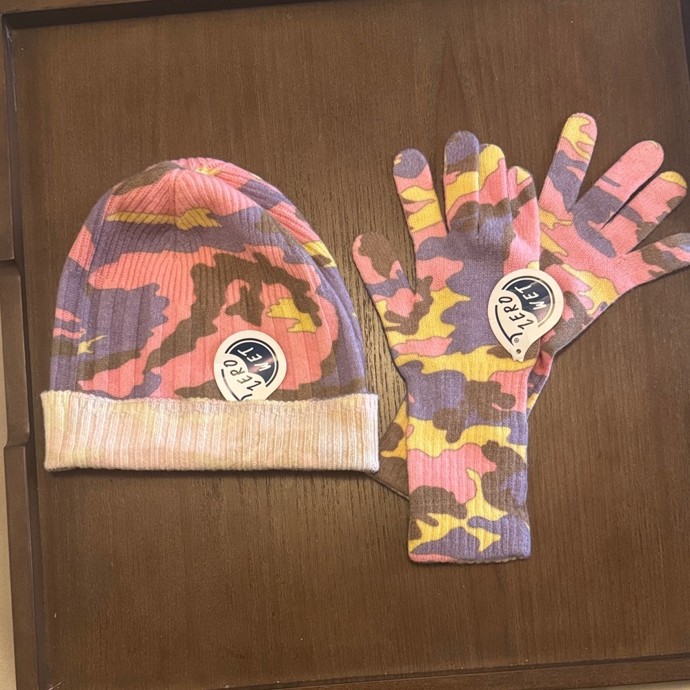 NWT Pink & Purple Camo Beanie and Gloves Set